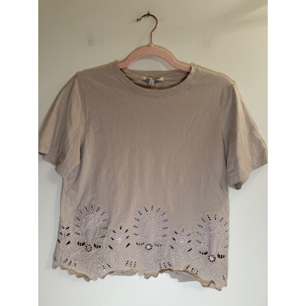 Bleus Los Angeles Eyelet Embroidered Scallop Hem T-Shirt Tan Beige Large